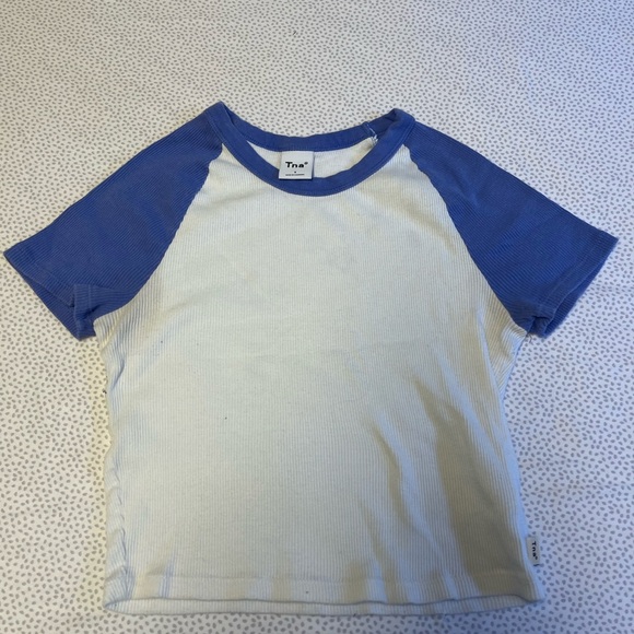 ARITZIA TSHIRT - Picture 2 of 5